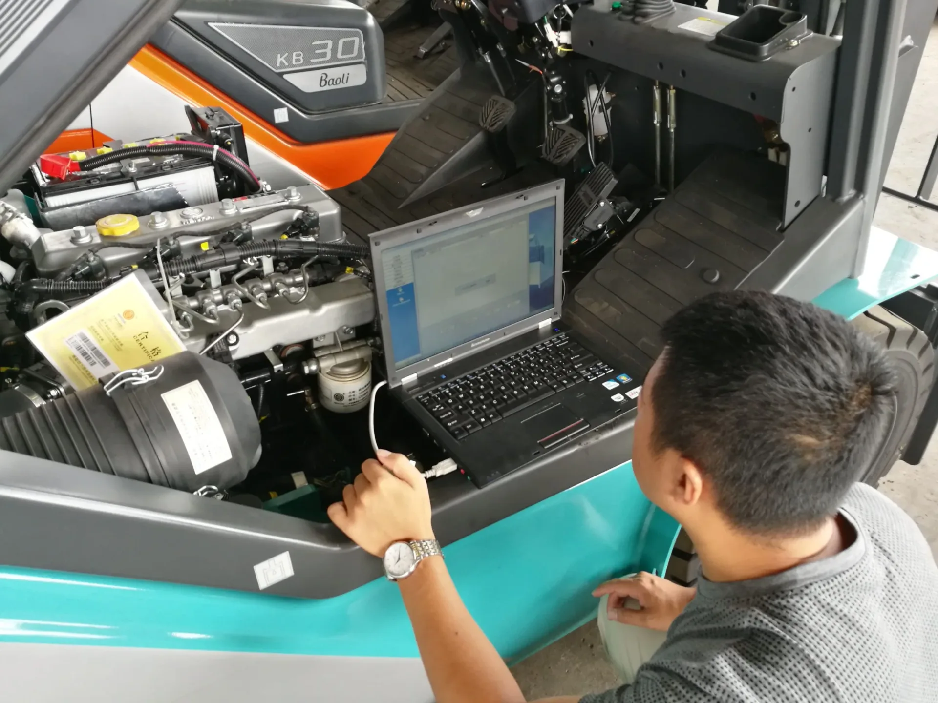 Service Forklift